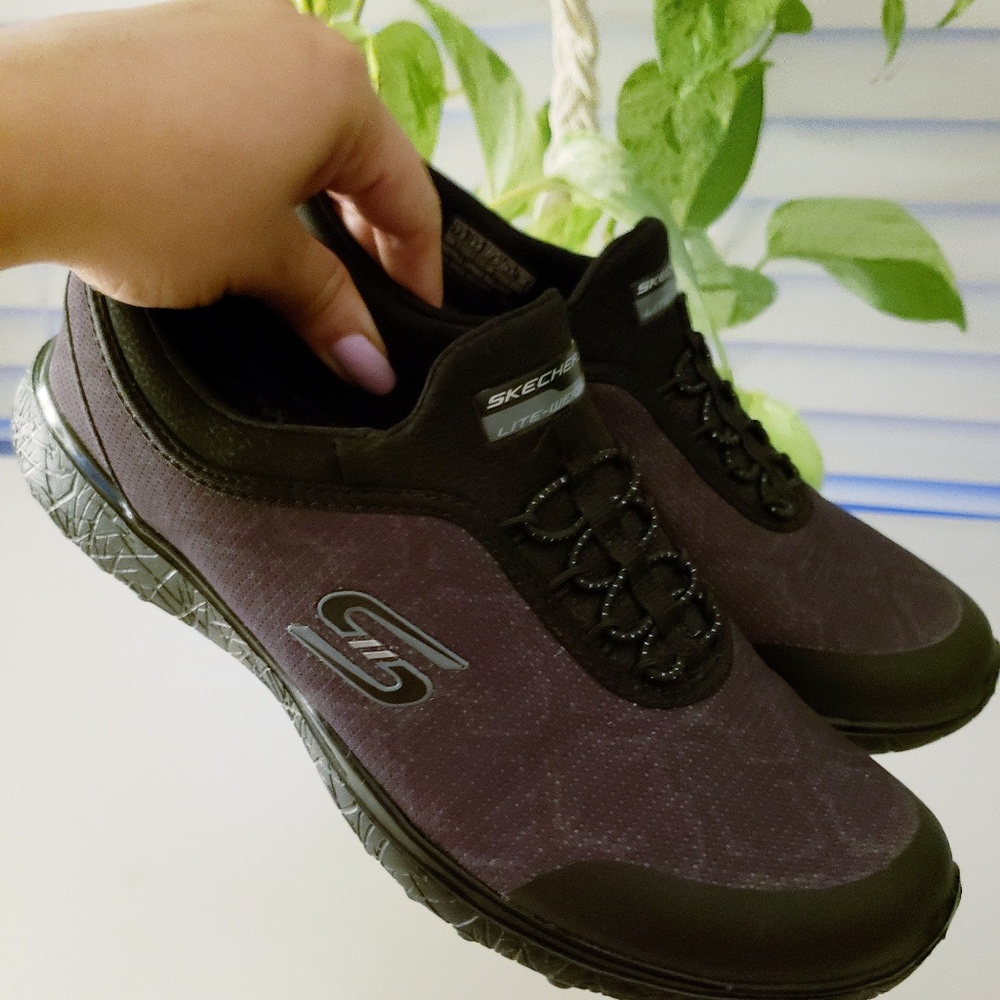 SOLD ….Skechers slip on sneaker